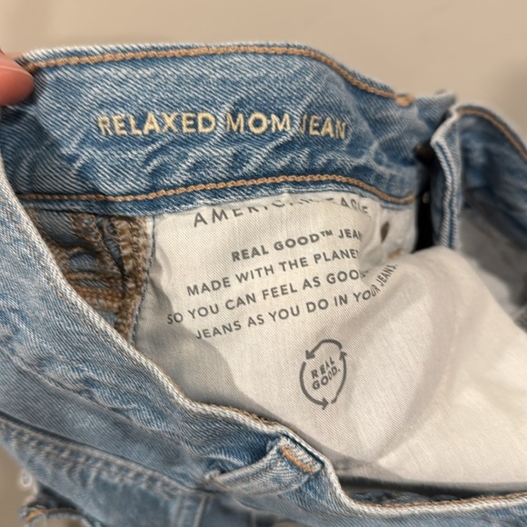 American Eagle Outfitters Women's Relaxed Mom Jean High-rise Distressed Size 0 - Picture 6 of 7